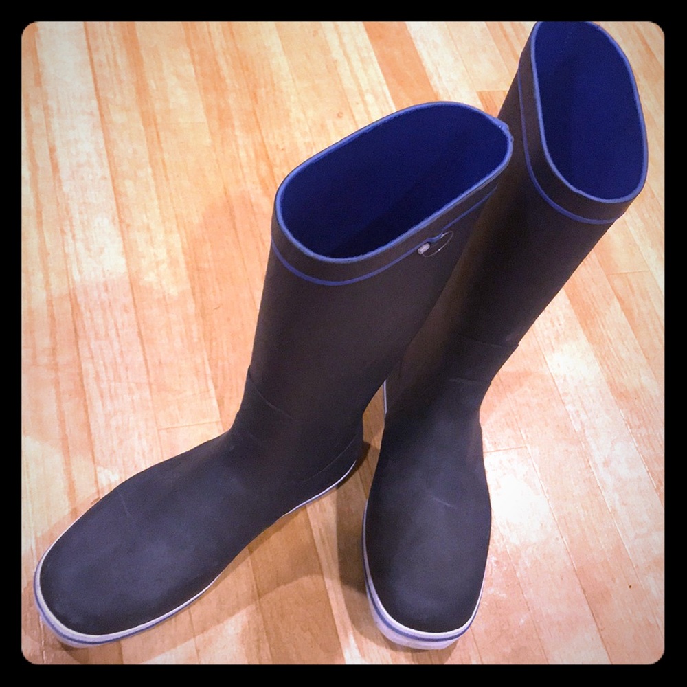 MEN’S TALL CRUISING BOOTS.